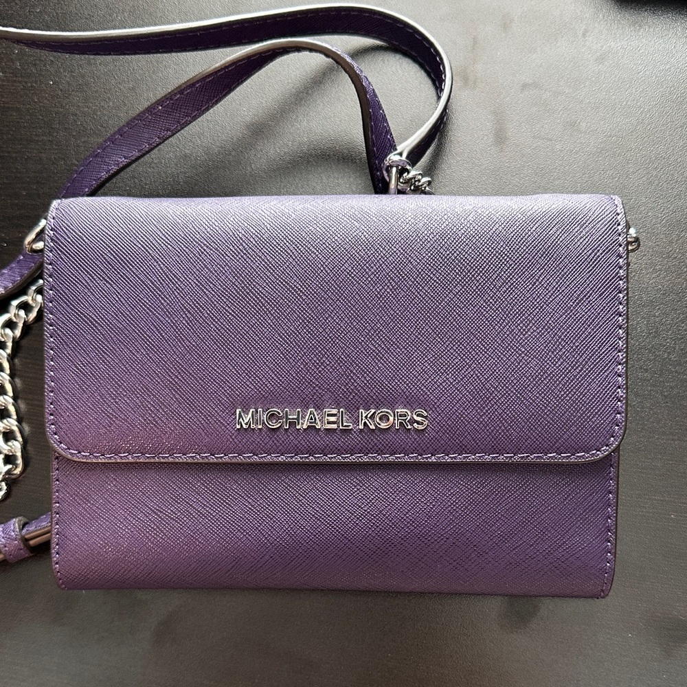 Michael Kors Elegant Purple Crossbody Bag